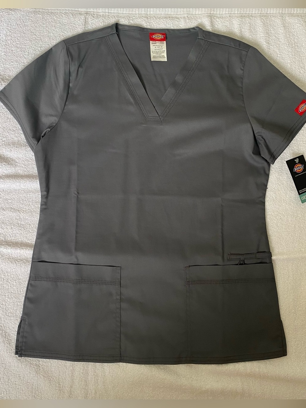 Dickies Get Flex V-Scrub Women’s Top